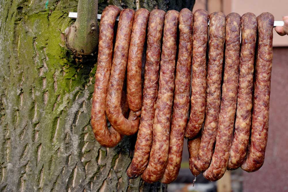 Geräucherte selbstgemachte Wurst